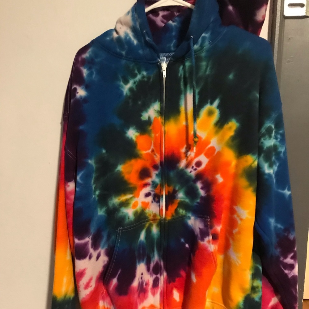 Zip up tye dye hoodie